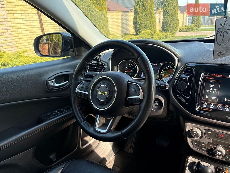 Внедорожник / Кроссовер Jeep Compass 2017 в Киеве