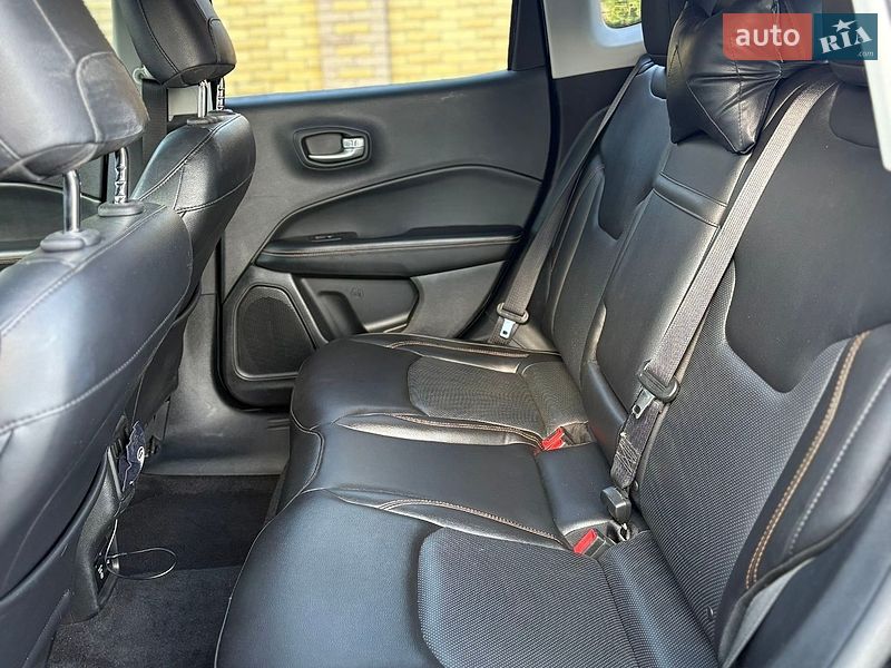 Внедорожник / Кроссовер Jeep Compass 2017 в Киеве
