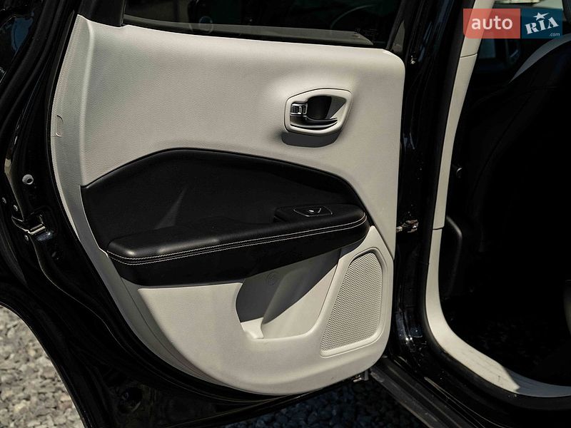 Позашляховик / Кросовер Jeep Compass 2019 в Чернівцях