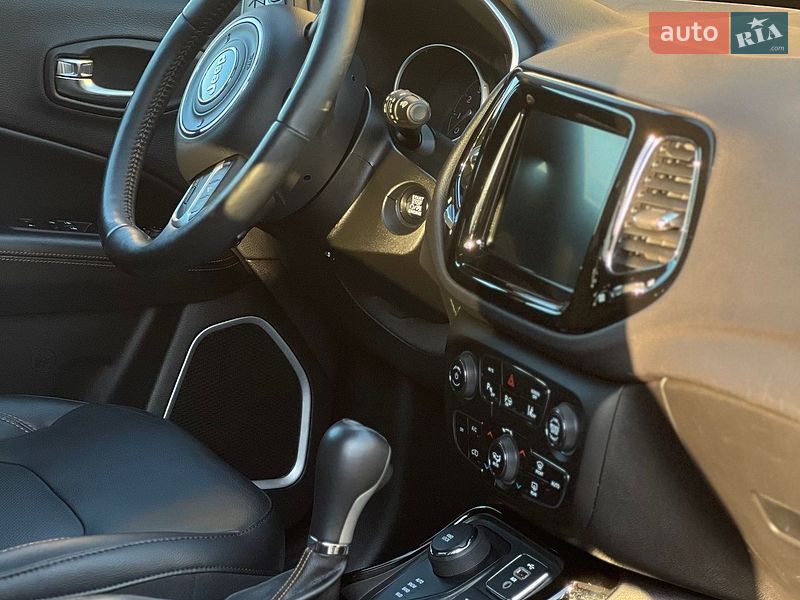 Внедорожник / Кроссовер Jeep Compass 2017 в Харькове