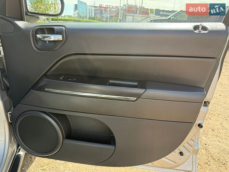 Позашляховик / Кросовер Jeep Compass 2011 в Києві