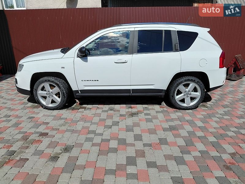 Внедорожник / Кроссовер Jeep Compass 2012 в Тячеве