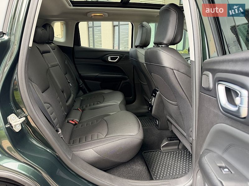 Внедорожник / Кроссовер Jeep Compass 2025 в Киеве