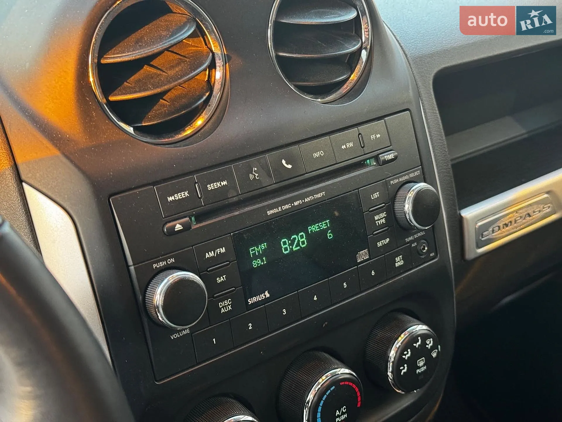 2016 Jeep Compass - мініатюра 29
