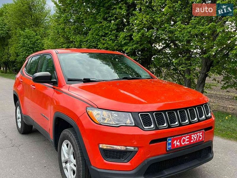Внедорожник / Кроссовер Jeep Compass 2018 в Ружине