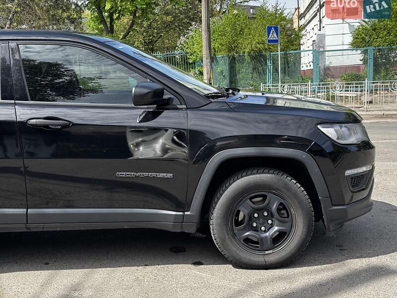 Внедорожник / Кроссовер Jeep Compass 2017 в Киеве