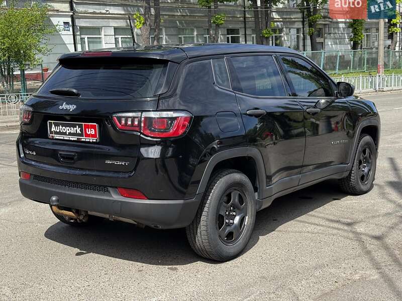 Внедорожник / Кроссовер Jeep Compass 2017 в Киеве