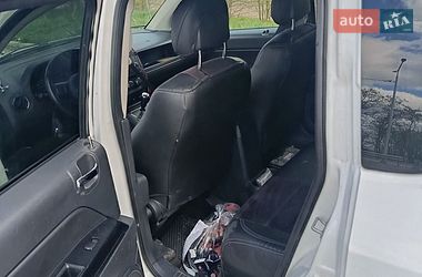 Внедорожник / Кроссовер Jeep Compass 2012 в Городне