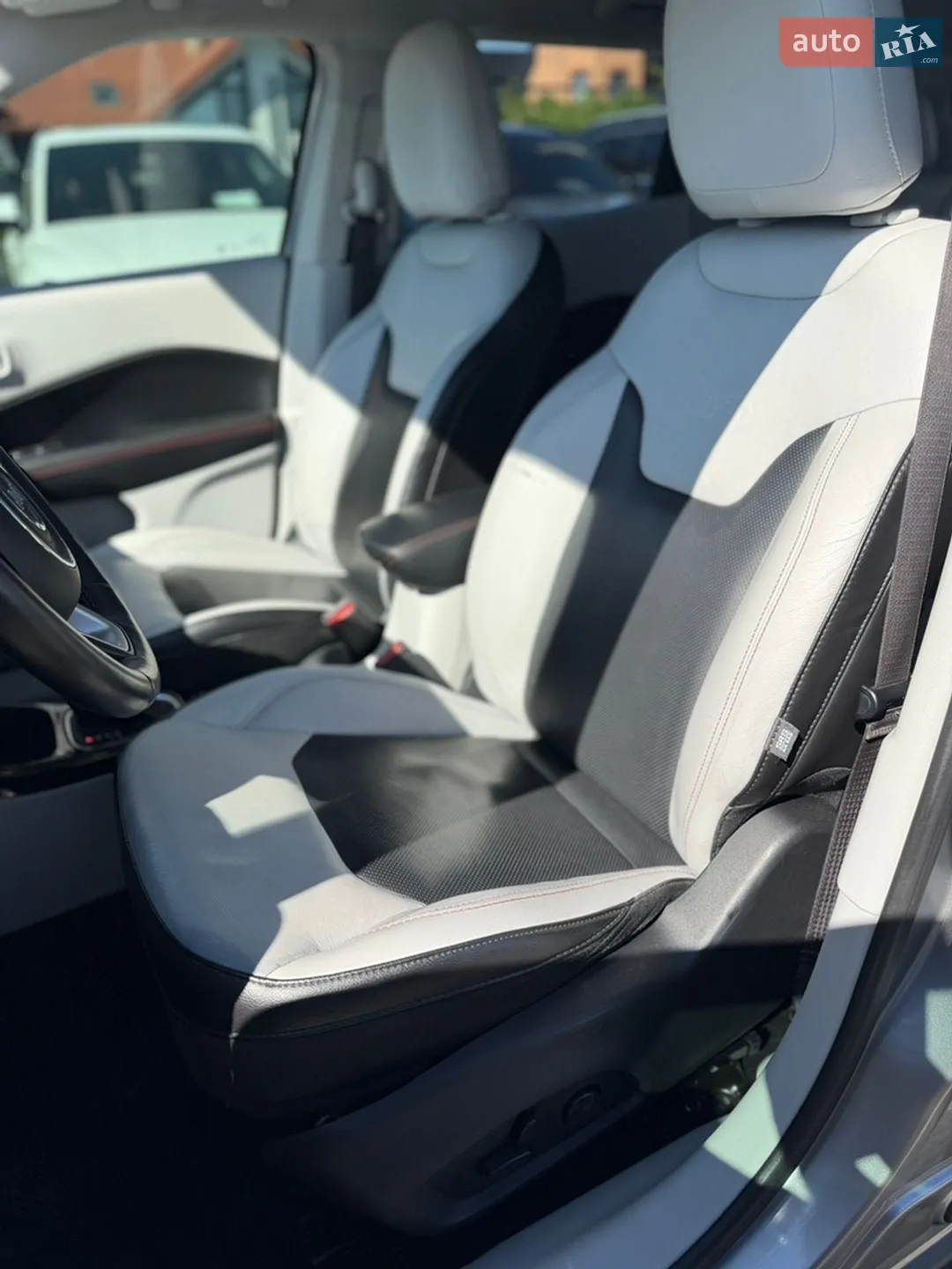 2018 Jeep Compass - мініатюра 16