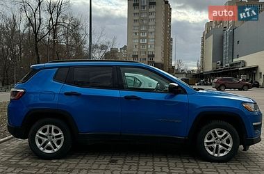 Внедорожник / Кроссовер Jeep Compass 2017 в Киеве