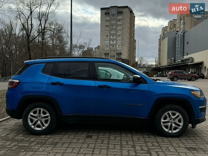 Внедорожник / Кроссовер Jeep Compass 2017 в Киеве