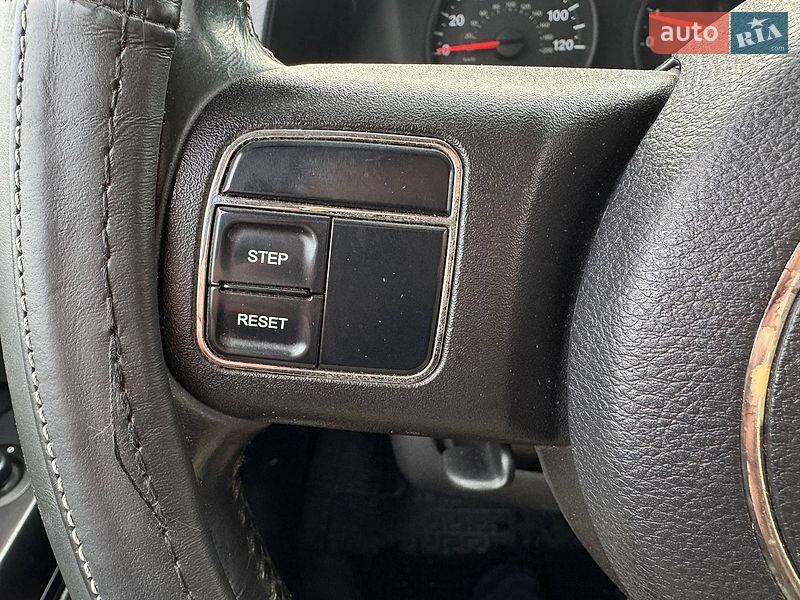 Позашляховик / Кросовер Jeep Compass 2011 в Києві