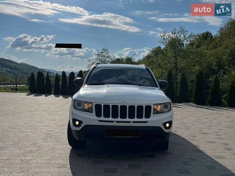 Внедорожник / Кроссовер Jeep Compass 2012 в Воловце
