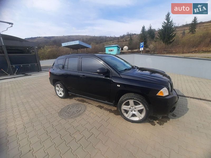 Внедорожник / Кроссовер Jeep Compass 2007 в Воловце