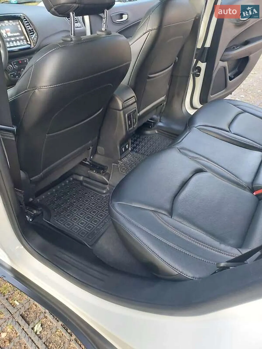2018 Jeep Compass - мініатюра 16