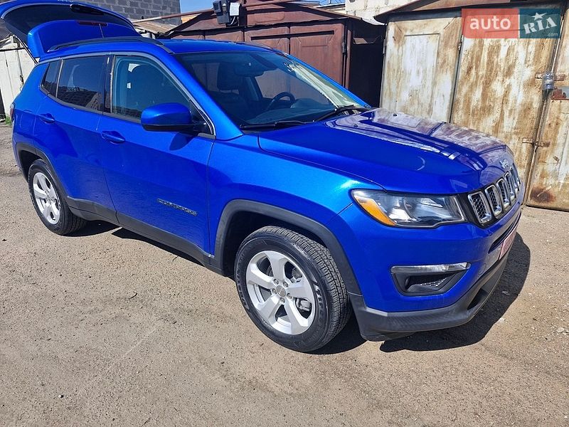 Внедорожник / Кроссовер Jeep Compass 2019 в Вишневом