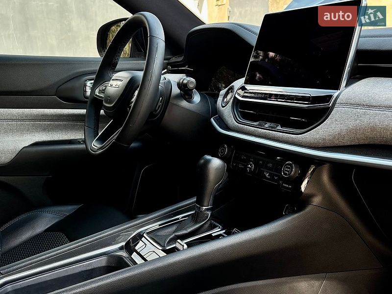 Внедорожник / Кроссовер Jeep Compass 2023 в Вараше