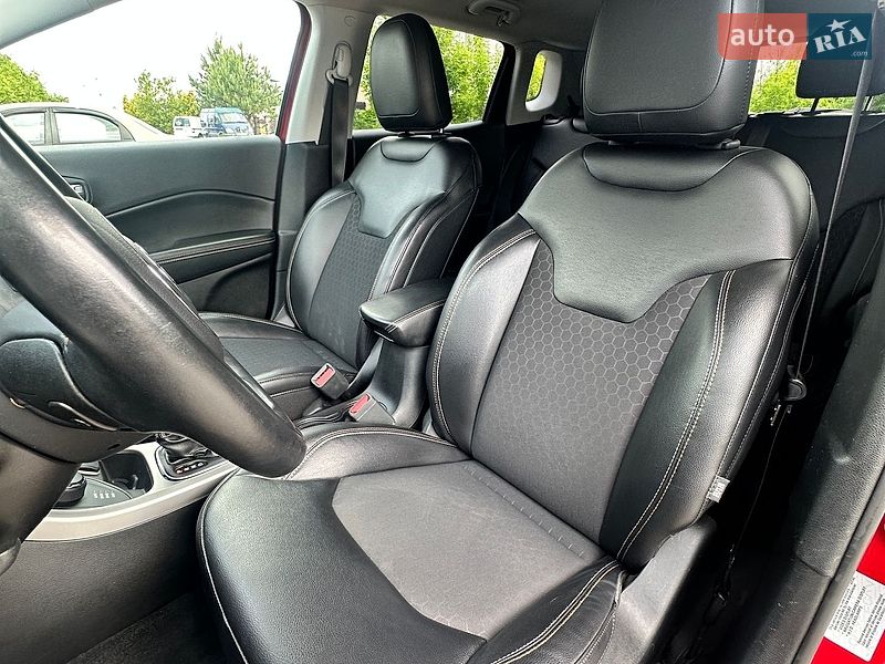 Внедорожник / Кроссовер Jeep Compass 2017 в Белогородке