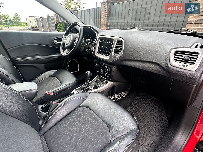 Внедорожник / Кроссовер Jeep Compass 2017 в Белогородке