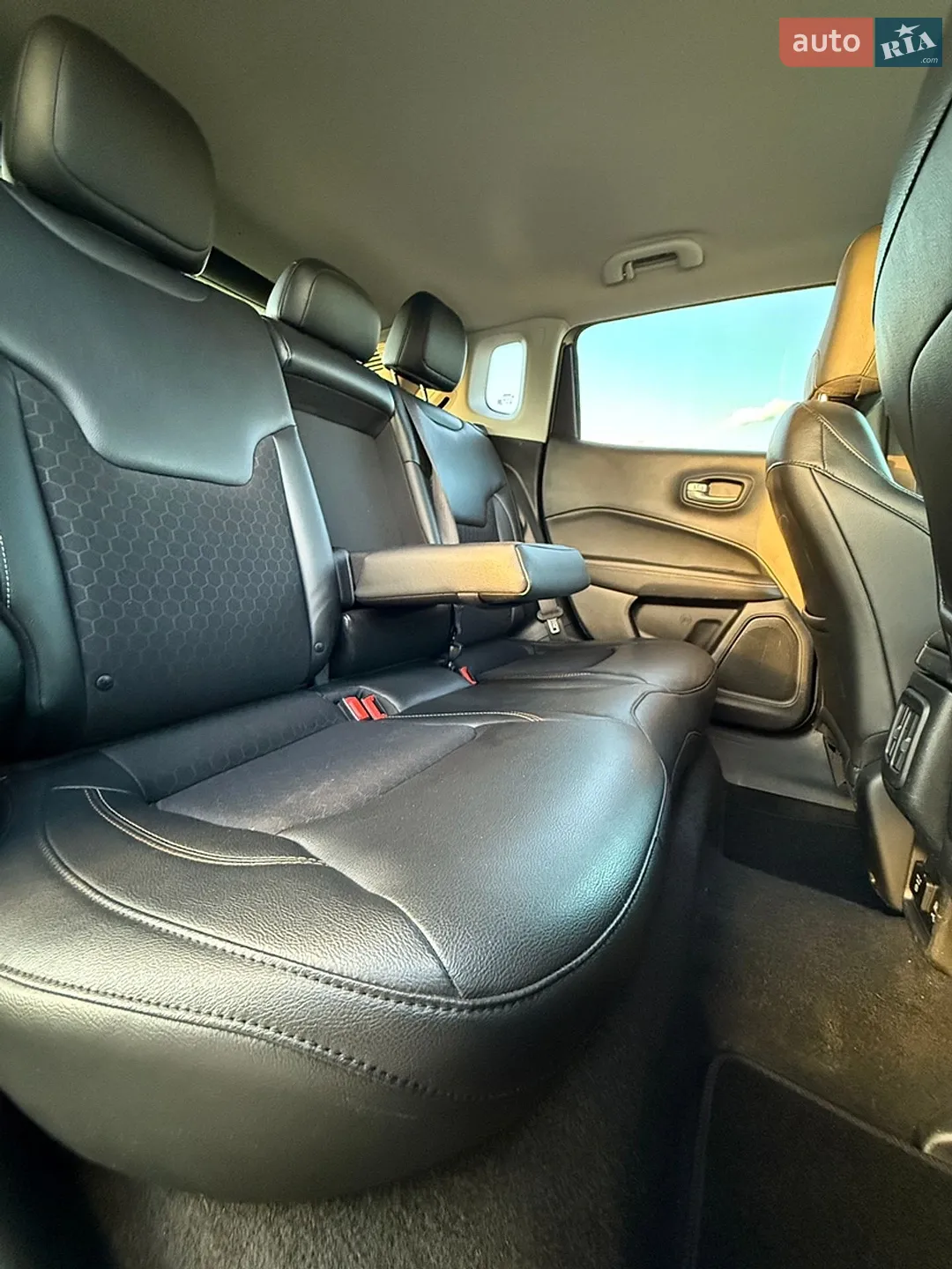 2018 Jeep Compass - мініатюра 18