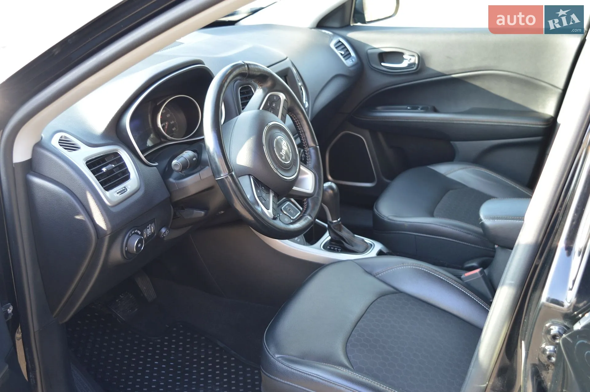 2017 Jeep Compass - мініатюра 8