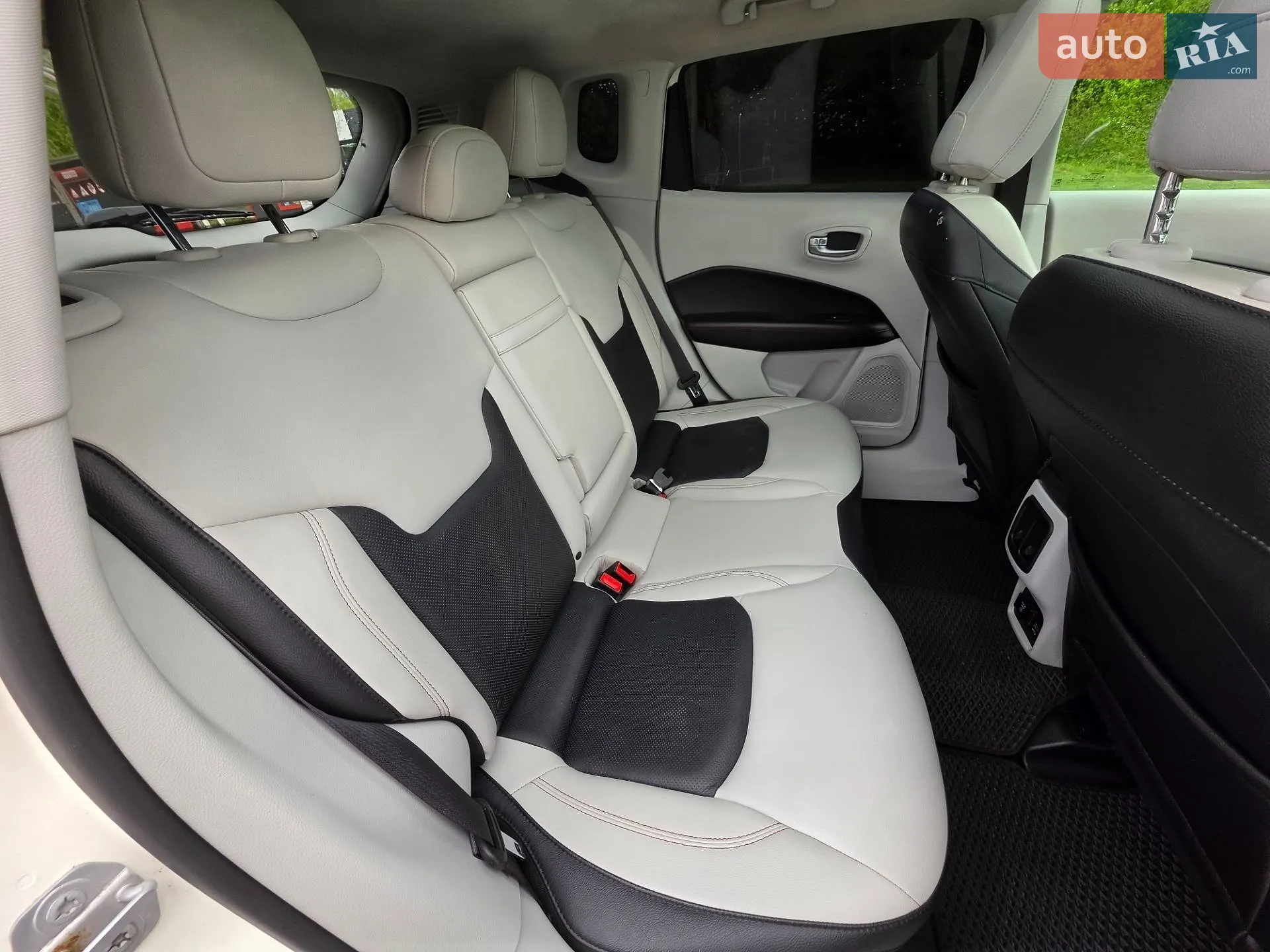 2017 Jeep Compass - мініатюра 26
