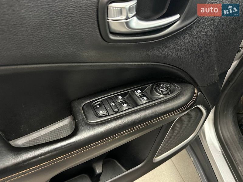 Внедорожник / Кроссовер Jeep Compass 2019 в Киеве