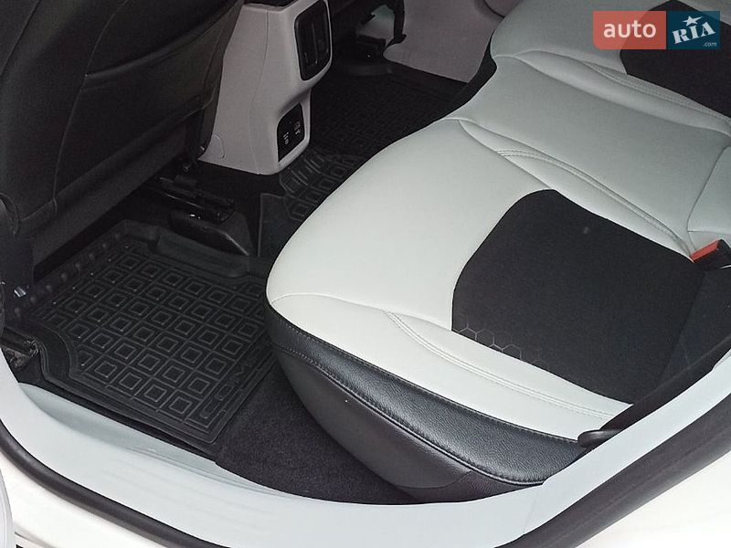 Позашляховик / Кросовер Jeep Compass 2018 в Дніпрі фото 23 Позашляховик / Кросовер Jeep Compass 2018 в Дніпрі