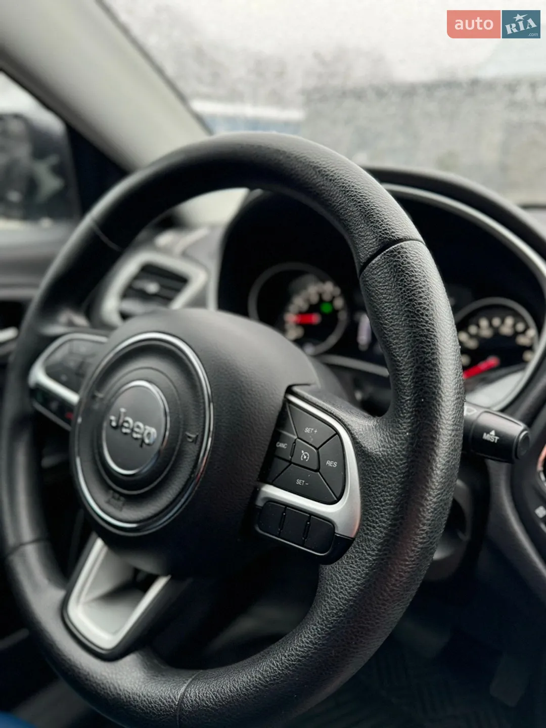 2017 Jeep Compass - мініатюра 12