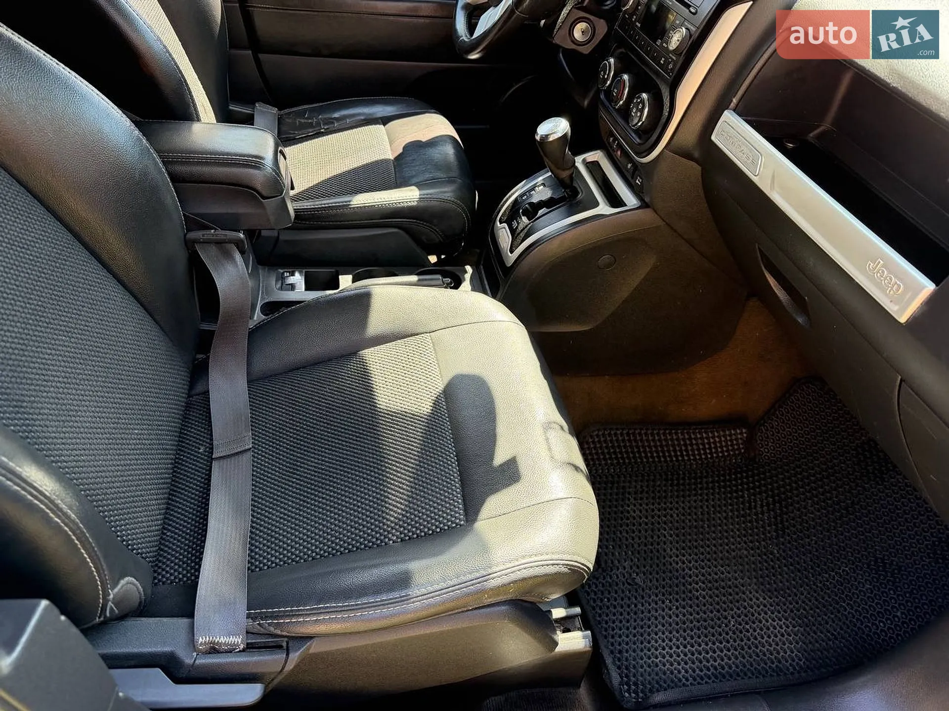 2015 Jeep Compass - мініатюра 28