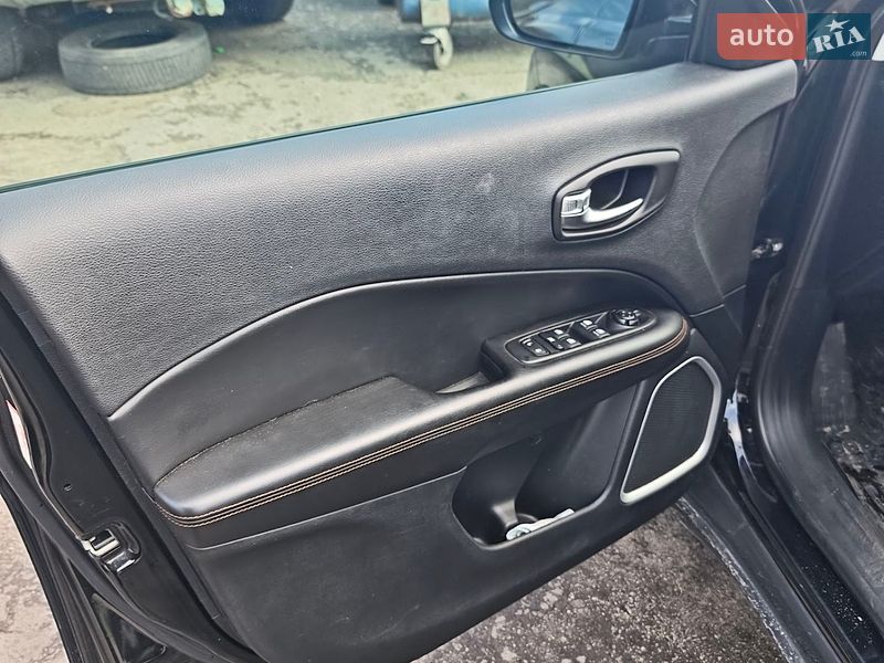 Позашляховик / Кросовер Jeep Compass 2018 в Києві фото 6 Позашляховик / Кросовер Jeep Compass 2018 в Києві