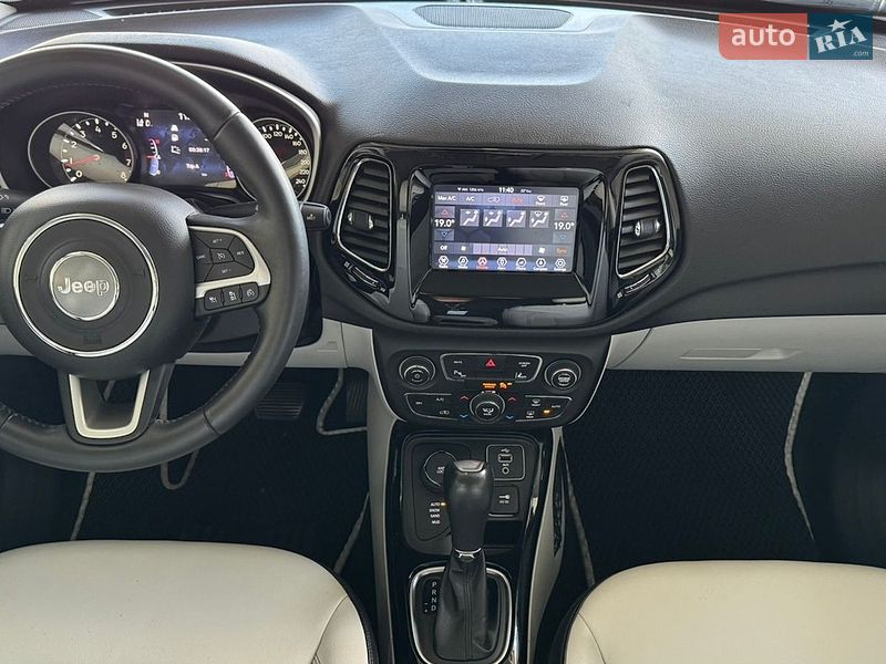Внедорожник / Кроссовер Jeep Compass 2016 в Киеве