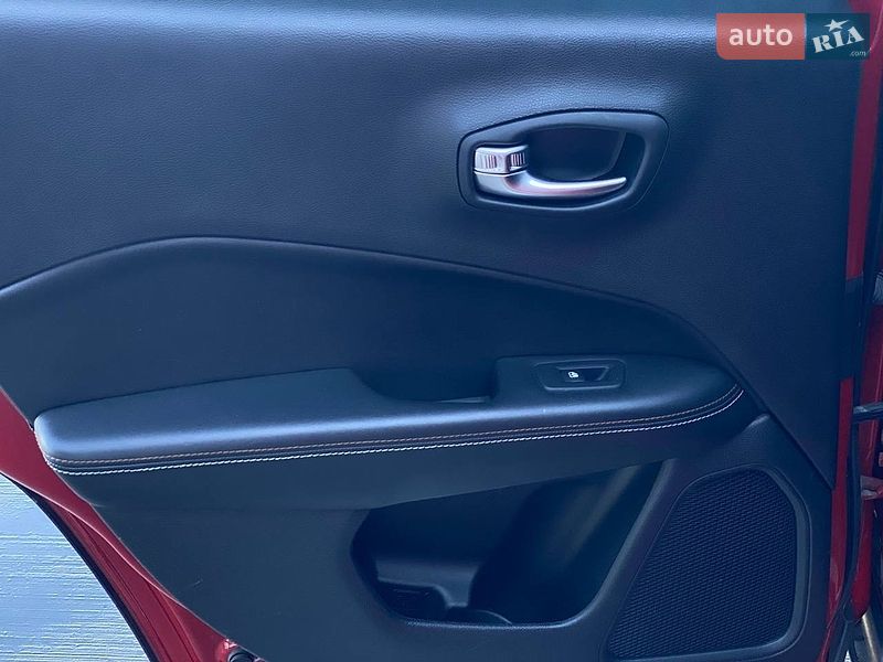 Внедорожник / Кроссовер Jeep Compass 2018 в Киеве