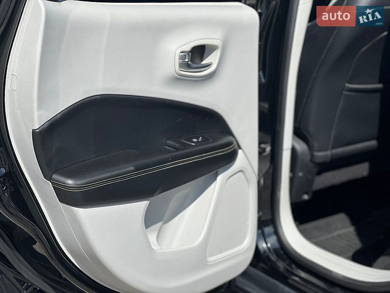 Позашляховик / Кросовер Jeep Compass 2017 в Рівному