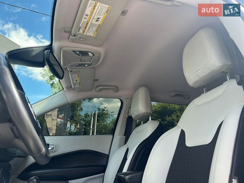 Позашляховик / Кросовер Jeep Compass 2017 в Рівному