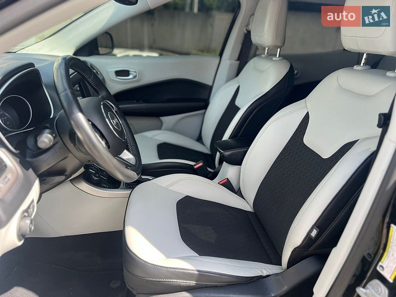 Позашляховик / Кросовер Jeep Compass 2017 в Рівному