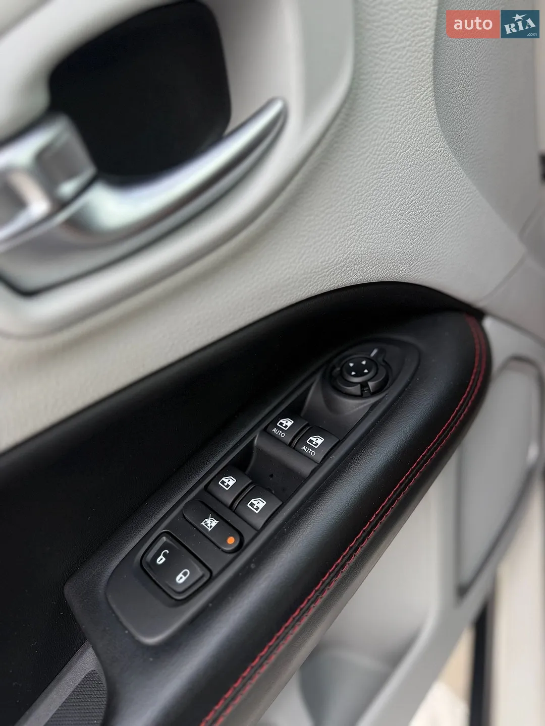 2017 Jeep Compass - мініатюра 19