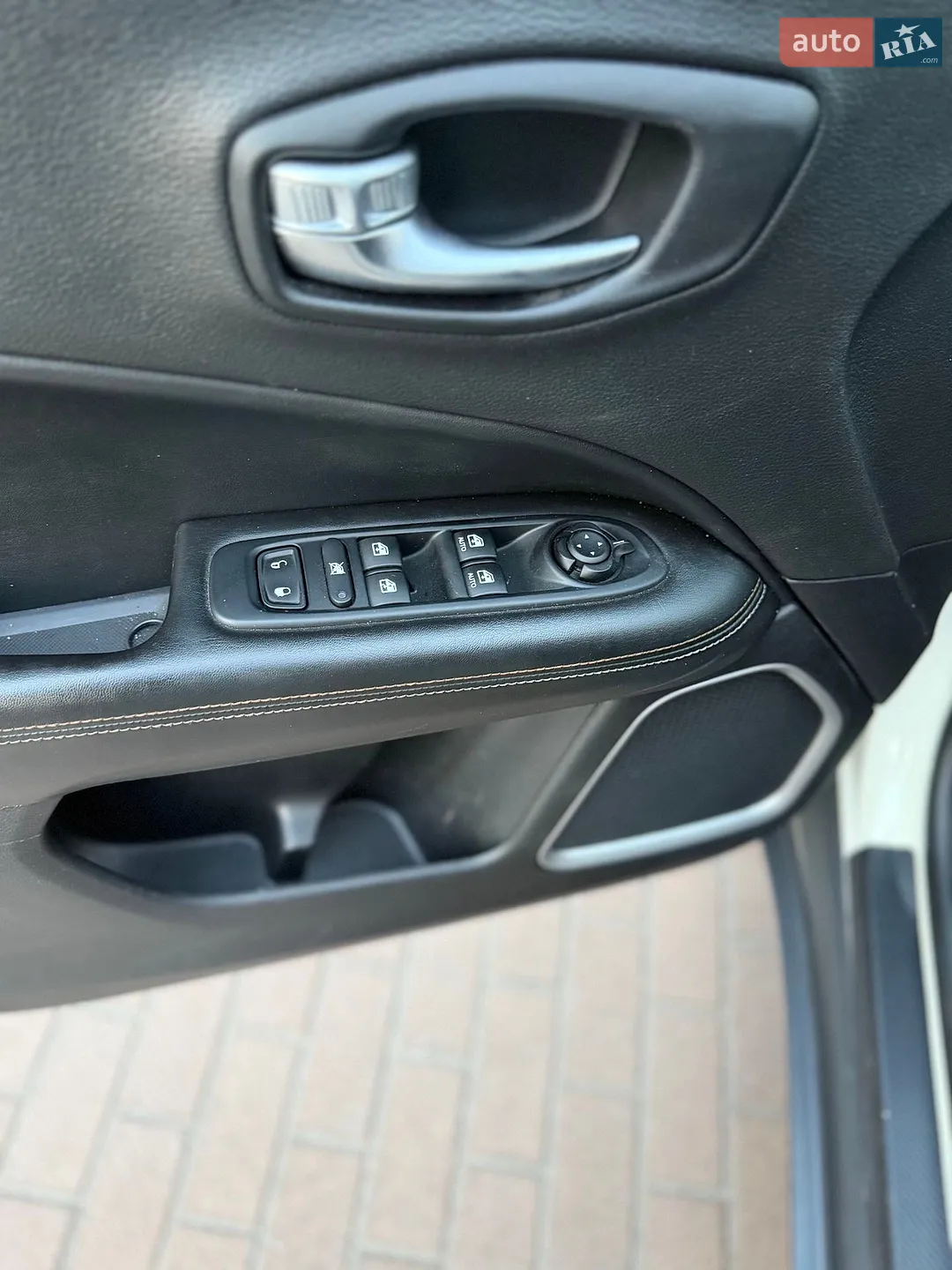 2018 Jeep Compass - мініатюра 16