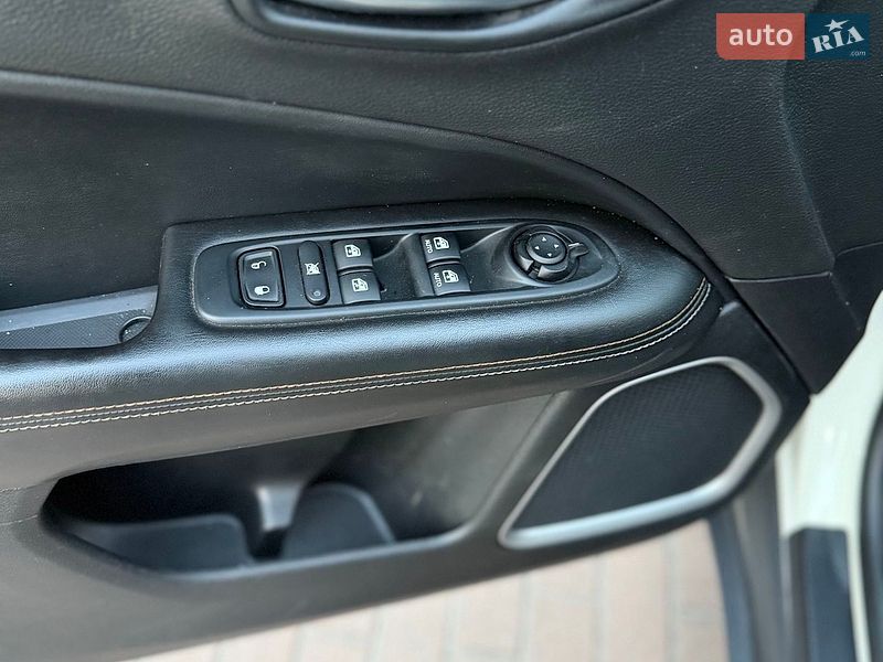 Внедорожник / Кроссовер Jeep Compass 2018 в Киеве фото 16 Внедорожник / Кроссовер Jeep Compass 2018 в Киеве