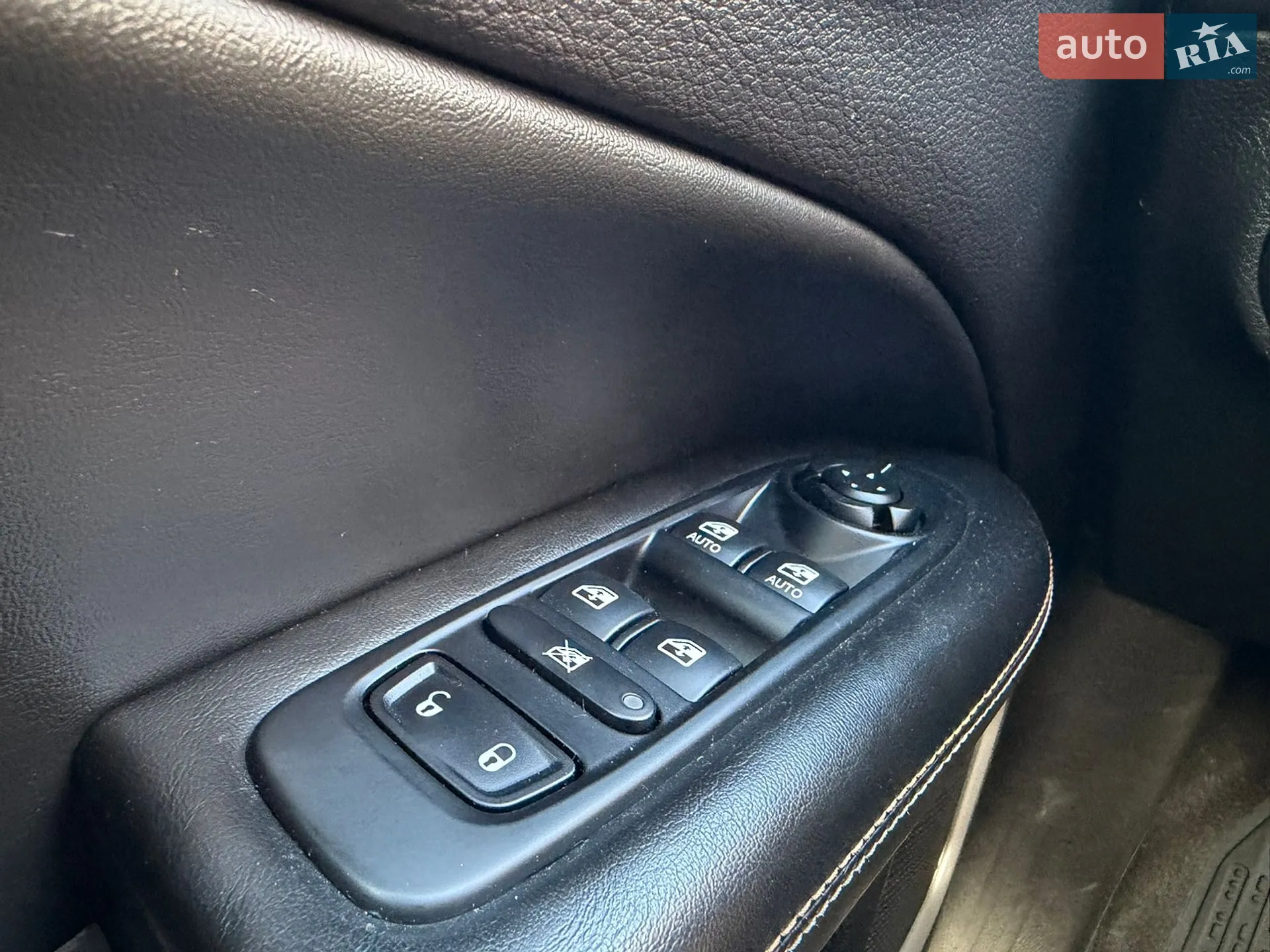 2017 Jeep Compass - мініатюра 31