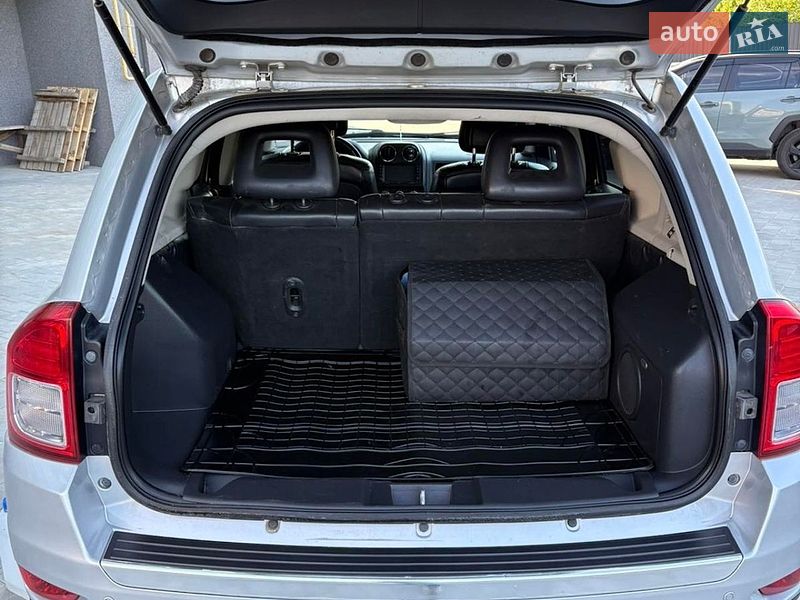 Внедорожник / Кроссовер Jeep Compass 2011 в Тернополе
