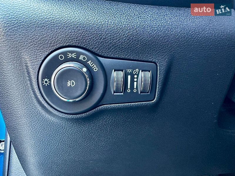 Внедорожник / Кроссовер Jeep Compass 2023 в Ромнах
