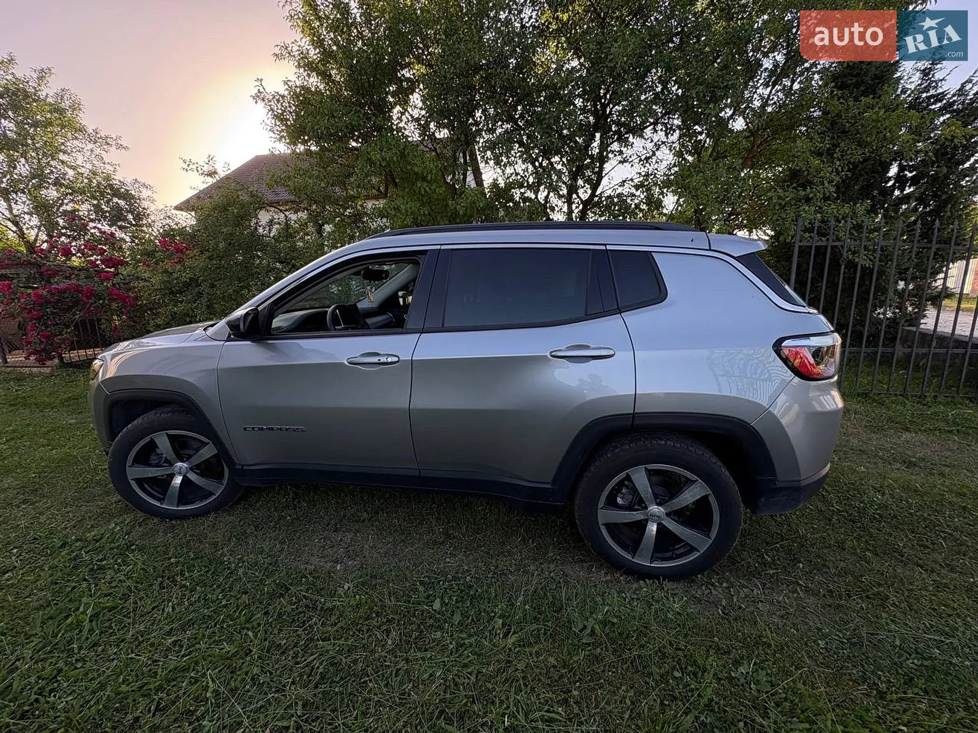 2021 Jeep Compass - мініатюра 3