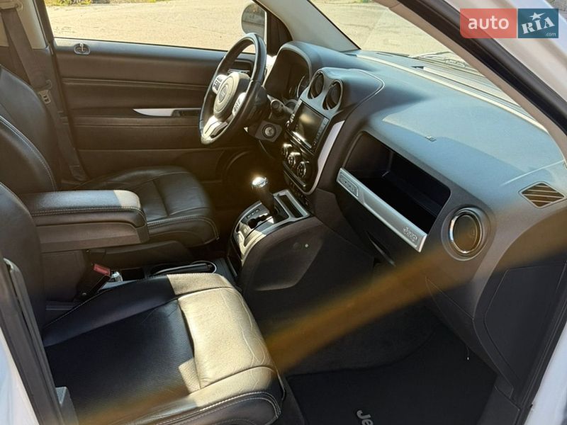 Внедорожник / Кроссовер Jeep Compass 2016 в Киеве