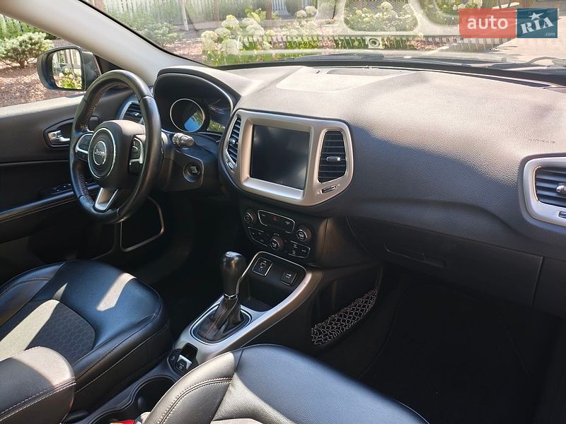 Внедорожник / Кроссовер Jeep Compass 2017 в Киеве