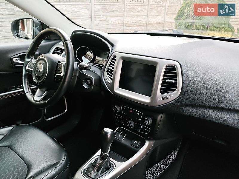 Внедорожник / Кроссовер Jeep Compass 2017 в Киеве