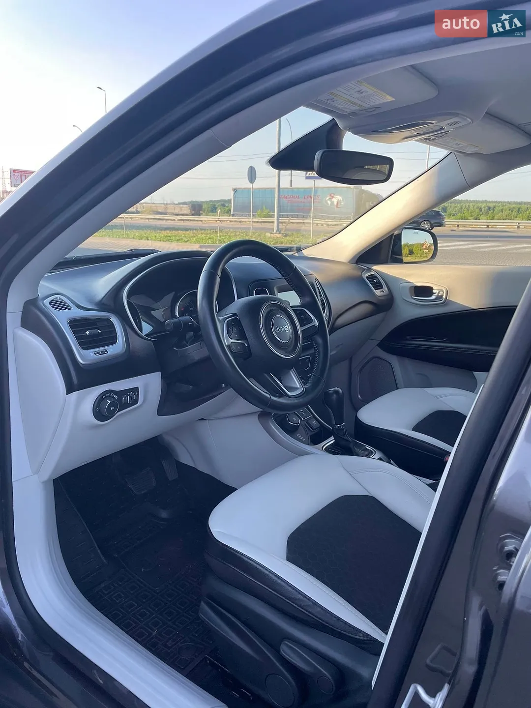 2018 Jeep Compass - мініатюра 9