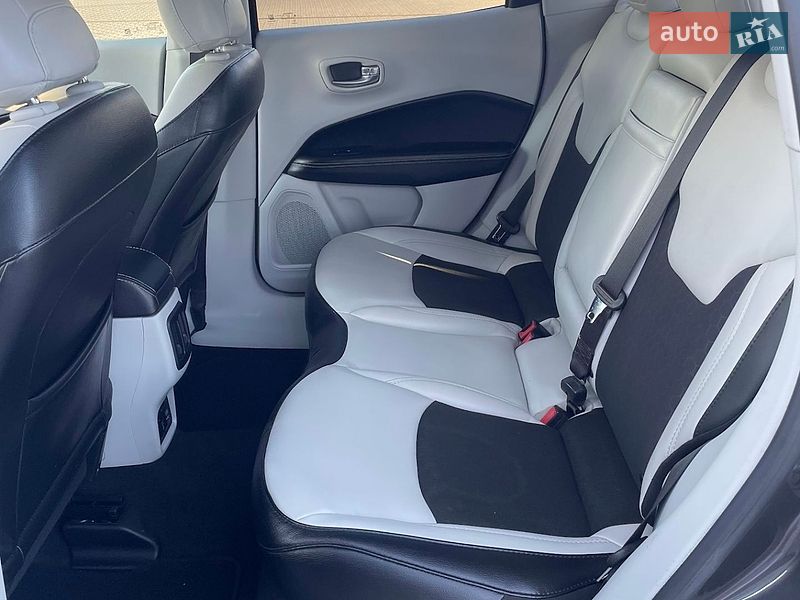 Внедорожник / Кроссовер Jeep Compass 2018 в Киеве