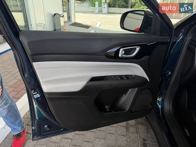 Внедорожник / Кроссовер Jeep Compass 2024 в Запорожье
