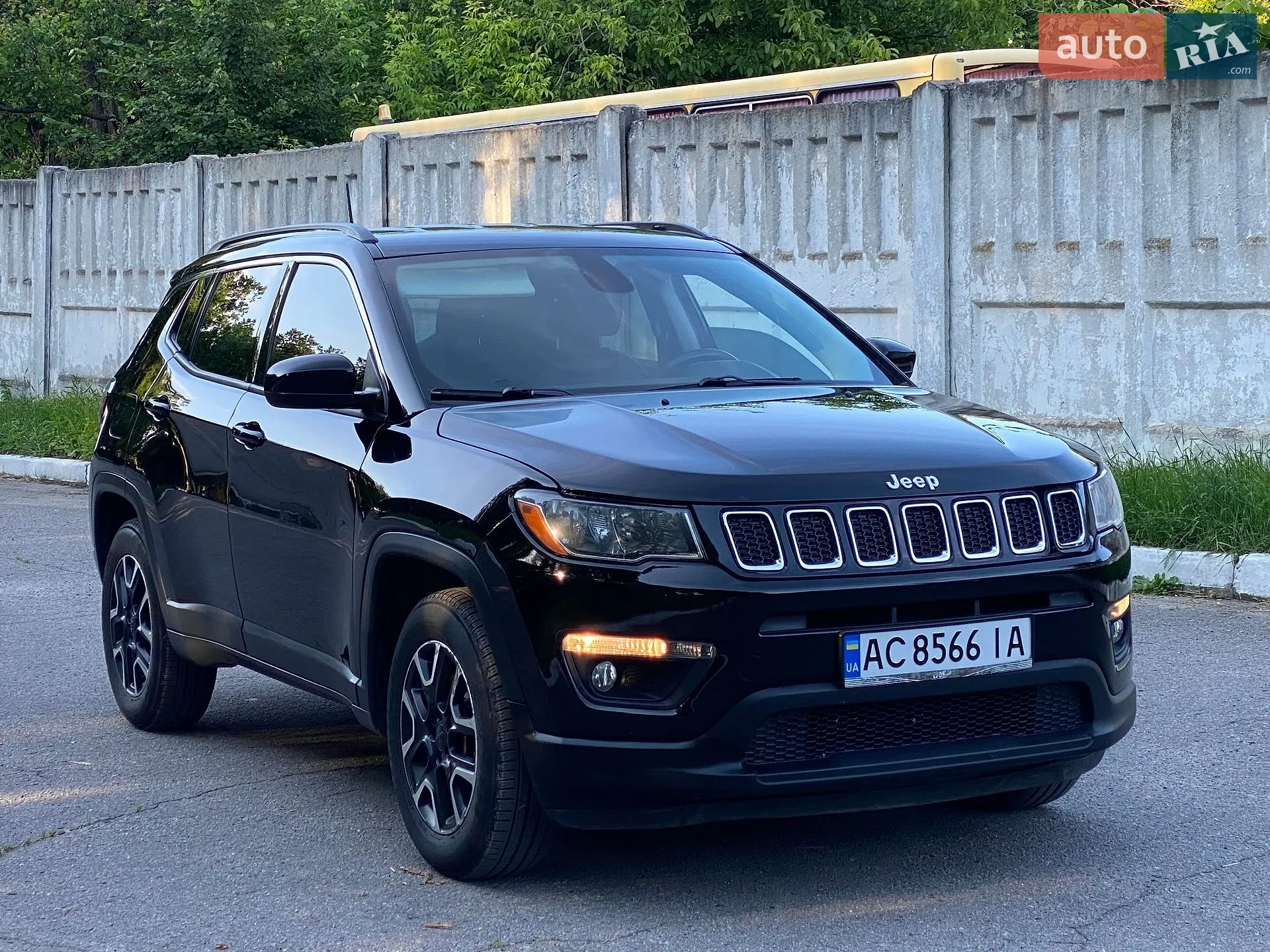 2017 Jeep Compass - мініатюра 2